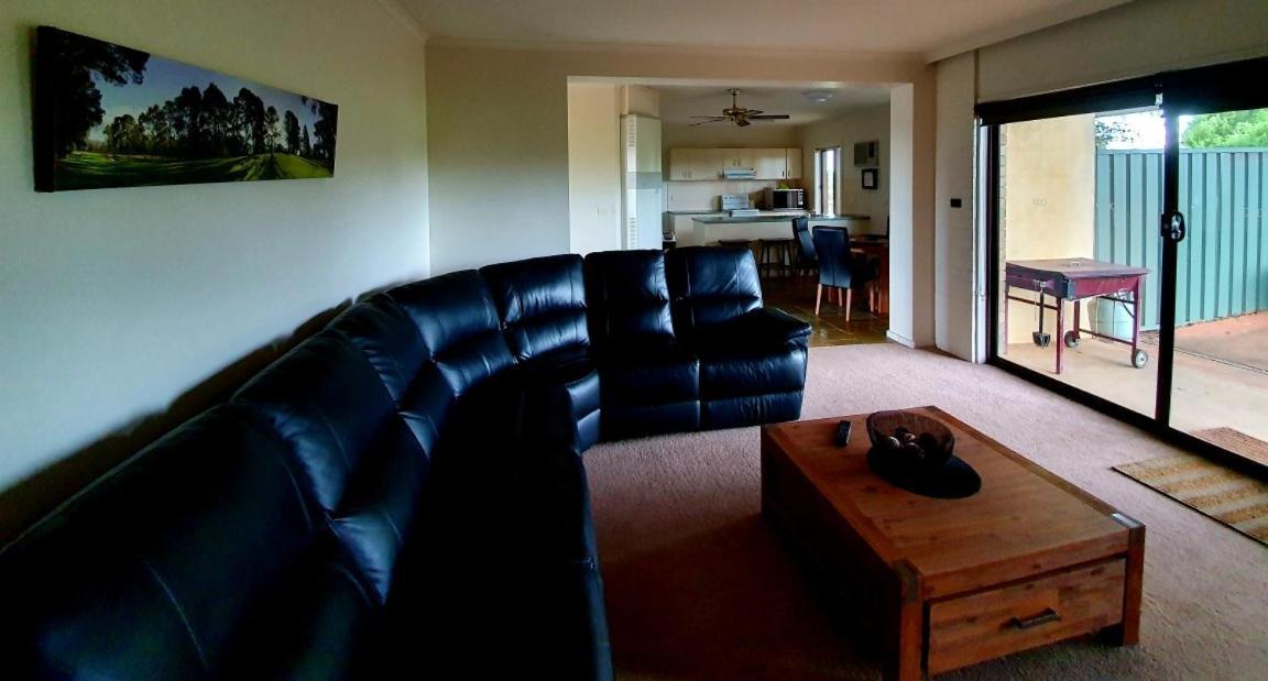 Shepparton Golf Motel Exterior foto